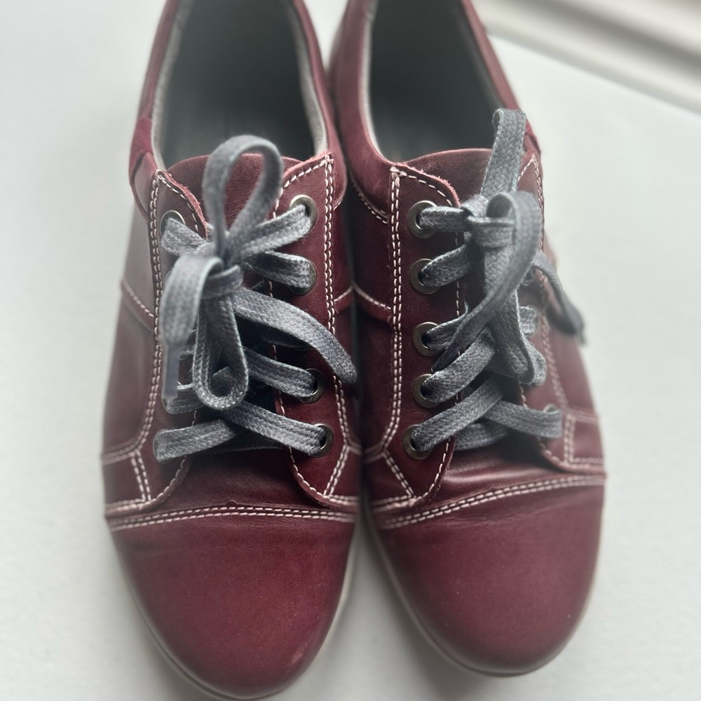 Josef Seibel Women's Burgundy Lace-Up Shoes